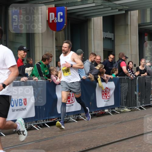 13.09.2026 - 21. swb-Marathon Bremen Strokosch-Dieckow http://msf.ph/oto/10298788 13.09.2026 10:46:14 Ziel 10228, 10590, 10897, 11110, 11155, 11287, 11356, 12035, 13511, 10436, 10447, 10992, 11706, 11925, 11926, 11956, 12556, 12557, 13529, 13609, 13612, 13640 meine-sportfotos.de