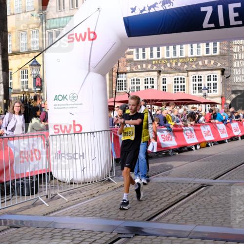 13.09.2026 - 21. swb-Marathon Bremen Tim E. http://msf.ph/oto/10298792 13.09.2026 10:37:30 Ziel 10502, 10961, 11654, 13568 meine-sportfotos.de