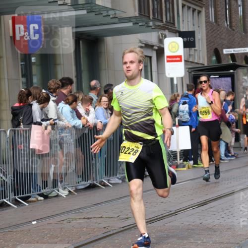 13.09.2026 - 21. swb-Marathon Bremen Strokosch-Dieckow http://msf.ph/oto/10298793 13.09.2026 10:46:21 Ziel 10590, 10897, 11110, 11155, 11287, 11356, 12035, 12375, 13511, 10228, 10447, 10992, 11287, 11706, 11925, 11926, 11956, 13529, 13609, 13612, 13640 meine-sportfotos.de