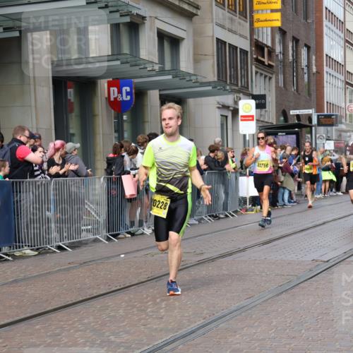 13.09.2026 - 21. swb-Marathon Bremen Strokosch-Dieckow http://msf.ph/oto/10298800 13.09.2026 10:46:21 Ziel 10590, 10897, 11110, 11155, 11287, 11356, 12035, 12375, 13511, 10228, 10447, 10992, 11287, 11706, 11925, 11926, 11956, 13529, 13609, 13612, 13640 meine-sportfotos.de