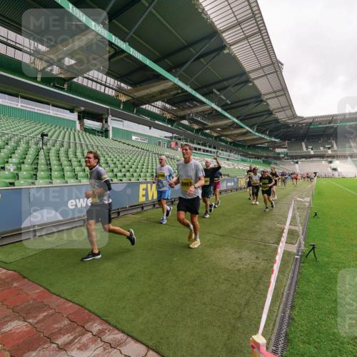 13.09.2026 - 21. swb-Marathon Bremen Michael Burmester http://msf.ph/oto/10298829 13.09.2026 10:34:39 Laufen im Stadion 10018, 10093, 10144, 10147, 10157, 10173, 10175, 10177, 10184, 10185, 10211, 10236, 10240, 10245, 10254, 10297, 10355, 10356, 10367, 10368, 10369, 10377, 10408, 10415, 10423, 10427, 10428, 10460, 10485, 10492, 10528, 10530, 10559, 10578, 10604, 10639, 10668, 10669, 10673, 10677, 10687, 10691, 10699, 10700, 10715, 10749, 10750, 10772, 10787, 10788, 10828, 10857, 10914, 10928, 11126, 11162, 11343, 11803, 11965, 10146, 10222 meine-sportfotos.de