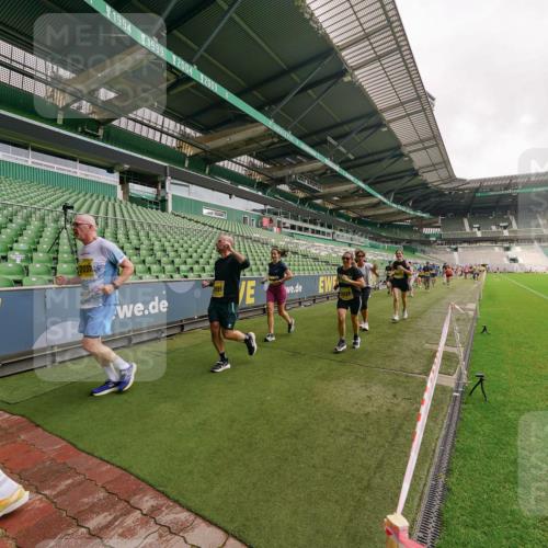 13.09.2026 - 21. swb-Marathon Bremen Michael Burmester http://msf.ph/oto/10298835 13.09.2026 10:34:40 Laufen im Stadion 10018, 10093, 10144, 10147, 10157, 10173, 10175, 10177, 10184, 10185, 10211, 10236, 10240, 10245, 10254, 10297, 10355, 10356, 10367, 10368, 10369, 10377, 10408, 10415, 10423, 10427, 10428, 10460, 10485, 10492, 10528, 10530, 10559, 10578, 10604, 10639, 10668, 10669, 10673, 10677, 10687, 10691, 10699, 10700, 10715, 10749, 10750, 10772, 10787, 10788, 10828, 10857, 10914, 10928, 11126, 11162, 11343, 11803, 11965, 10146, 10222 meine-sportfotos.de