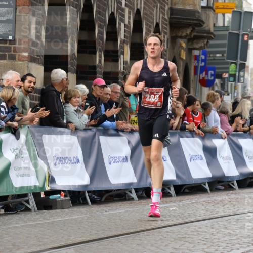13.09.2026 - 21. swb-Marathon Bremen Strokosch-Dieckow http://msf.ph/oto/10298847 13.09.2026 12:45:07 Ziel 289, 4474, 6485, 1544 meine-sportfotos.de