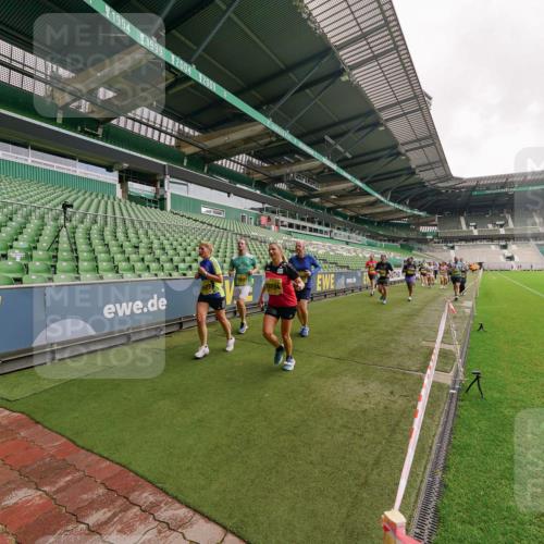 13.09.2026 - 21. swb-Marathon Bremen Michael Burmester http://msf.ph/oto/10298854 13.09.2026 10:34:48 Laufen im Stadion 10018, 10093, 10144, 10147, 10157, 10173, 10175, 10177, 10181, 10185, 10236, 10240, 10245, 10254, 10297, 10309, 10355, 10356, 10367, 10368, 10369, 10377, 10415, 10423, 10427, 10428, 10460, 10485, 10492, 10528, 10559, 10578, 10604, 10636, 10639, 10668, 10669, 10673, 10677, 10687, 10691, 10699, 10700, 10715, 10772, 10787, 10788, 10828, 10857, 10914, 10928, 11126, 11162, 11343, 11803, 11965, 10146, 10222 meine-sportfotos.de