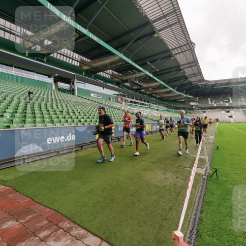 13.09.2026 - 21. swb-Marathon Bremen Michael Burmester http://msf.ph/oto/10298859 13.09.2026 10:34:51 Laufen im Stadion 10018, 10093, 10144, 10147, 10157, 10173, 10175, 10177, 10181, 10185, 10236, 10240, 10245, 10254, 10297, 10309, 10355, 10356, 10367, 10368, 10369, 10377, 10415, 10423, 10427, 10428, 10460, 10485, 10492, 10528, 10559, 10578, 10604, 10636, 10639, 10668, 10669, 10677, 10687, 10691, 10699, 10700, 10715, 10772, 10787, 10788, 10828, 10857, 10914, 10928, 11126, 11162, 11343, 11803, 11965, 10146, 10222 meine-sportfotos.de