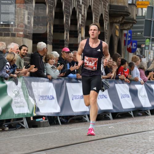 13.09.2026 - 21. swb-Marathon Bremen Strokosch-Dieckow http://msf.ph/oto/10298862 13.09.2026 12:45:07 Ziel 289, 4474, 6485, 1544 meine-sportfotos.de