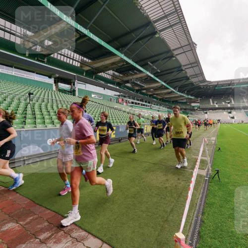 13.09.2026 - 21. swb-Marathon Bremen Michael Burmester http://msf.ph/oto/10298885 13.09.2026 10:34:55 Laufen im Stadion 10018, 10093, 10144, 10147, 10157, 10173, 10175, 10177, 10181, 10182, 10185, 10236, 10240, 10245, 10254, 10297, 10309, 10355, 10356, 10367, 10368, 10369, 10377, 10415, 10423, 10427, 10428, 10460, 10485, 10492, 10528, 10559, 10578, 10604, 10617, 10636, 10639, 10668, 10669, 10677, 10687, 10691, 10699, 10700, 10715, 10772, 10787, 10788, 10828, 10857, 10914, 10928, 11126, 11162, 11343, 11803, 11965, 10146, 10222 meine-sportfotos.de