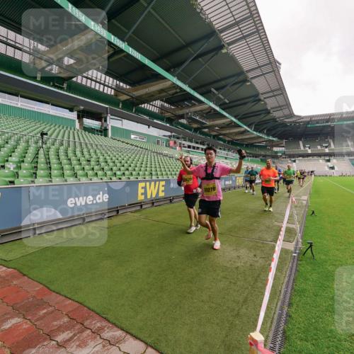 13.09.2026 - 21. swb-Marathon Bremen Michael Burmester http://msf.ph/oto/10298908 13.09.2026 10:35:04 Laufen im Stadion 10018, 10093, 10144, 10147, 10157, 10173, 10175, 10177, 10181, 10182, 10185, 10195, 10240, 10245, 10254, 10297, 10309, 10355, 10356, 10357, 10367, 10368, 10369, 10377, 10409, 10415, 10427, 10428, 10460, 10477, 10485, 10492, 10528, 10559, 10604, 10617, 10636, 10639, 10668, 10669, 10677, 10691, 10699, 10700, 10715, 10772, 10787, 10828, 10857, 10914, 10928, 11126, 11162, 11343, 11803, 11965, 10146, 10222 meine-sportfotos.de