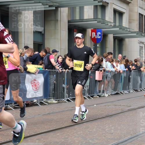 13.09.2026 - 21. swb-Marathon Bremen Strokosch-Dieckow http://msf.ph/oto/10298914 13.09.2026 10:46:25 Ziel 10445, 10504, 10590, 10897, 11110, 11155, 11661, 12035, 12364, 12375, 13511, 10228, 10447, 10992, 11287, 11356, 11706, 11925, 11926, 13609, 13640 meine-sportfotos.de