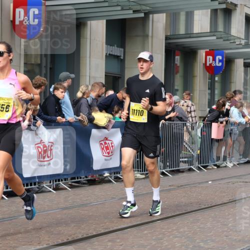 13.09.2026 - 21. swb-Marathon Bremen Strokosch-Dieckow http://msf.ph/oto/10298921 13.09.2026 10:46:25 Ziel 10445, 10504, 10590, 10897, 11110, 11155, 11661, 12035, 12364, 12375, 13511, 10228, 10447, 10992, 11287, 11356, 11706, 11925, 11926, 13609, 13640 meine-sportfotos.de