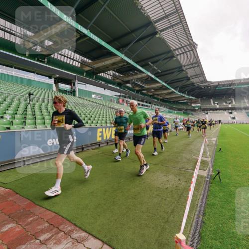 13.09.2026 - 21. swb-Marathon Bremen Michael Burmester http://msf.ph/oto/10298924 13.09.2026 10:35:08 Laufen im Stadion 10093, 10144, 10147, 10152, 10157, 10173, 10175, 10177, 10181, 10182, 10185, 10195, 10240, 10245, 10254, 10309, 10355, 10356, 10357, 10367, 10368, 10369, 10377, 10409, 10415, 10427, 10460, 10473, 10477, 10485, 10492, 10528, 10559, 10604, 10617, 10636, 10639, 10668, 10669, 10677, 10691, 10699, 10700, 10715, 10772, 10787, 10828, 10857, 10914, 10928, 11126, 11162, 11343, 11803, 11965, 10146, 10222 meine-sportfotos.de