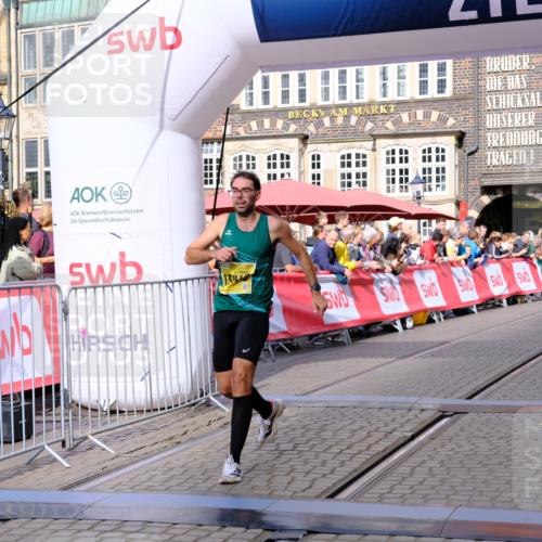 13.09.2026 - 21. swb-Marathon Bremen Tim E. http://msf.ph/oto/10298925 13.09.2026 10:37:41 Ziel 10502, 10961, 11619, 11854, 13608 meine-sportfotos.de