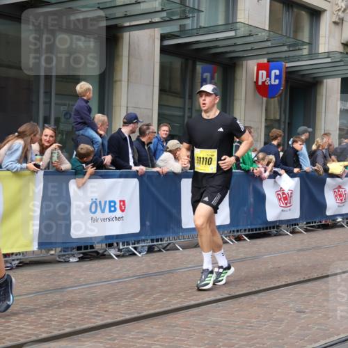 13.09.2026 - 21. swb-Marathon Bremen Strokosch-Dieckow http://msf.ph/oto/10298949 13.09.2026 10:46:26 Ziel 10445, 10504, 10590, 10897, 11110, 11155, 11661, 12035, 12364, 12375, 13511, 10228, 10447, 10992, 11110, 11287, 11356, 11706, 11925, 11926, 13609, 13640 meine-sportfotos.de
