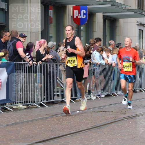 13.09.2026 - 21. swb-Marathon Bremen Strokosch-Dieckow http://msf.ph/oto/10298968 13.09.2026 10:46:27 Ziel 10289, 10445, 10504, 10590, 10897, 11155, 11199, 11661, 11783, 12035, 12364, 12375, 13511, 10228, 10447, 10897, 10992, 11110, 11287, 11356, 11706, 11925, 11926, 13609, 13640 meine-sportfotos.de