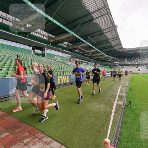 13.09.2026 - 21. swb-Marathon Bremen Michael Burmester http://msf.ph/oto/10298969 13.09.2026 10:35:17 Laufen im Stadion 10093, 10144, 10147, 10152, 10157, 10173, 10175, 10177, 10181, 10182, 10185, 10195, 10240, 10245, 10254, 10263, 10306, 10309, 10355, 10356, 10357, 10367, 10368, 10369, 10377, 10409, 10415, 10427, 10460, 10473, 10477, 10481, 10485, 10492, 10528, 10559, 10604, 10617, 10636, 10639, 10668, 10669, 10671, 10672, 10677, 10699, 10700, 10715, 10828, 10857, 10914, 10928, 11126, 11162, 11343, 11803, 11965, 10146, 10222 meine-sportfotos.de