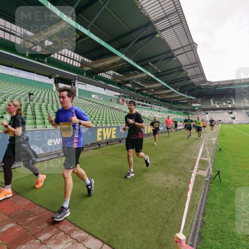 13.09.2026 - 21. swb-Marathon Bremen Michael Burmester http://msf.ph/oto/10298972 13.09.2026 10:35:18 Laufen im Stadion 10093, 10144, 10147, 10152, 10157, 10173, 10175, 10177, 10181, 10182, 10185, 10195, 10240, 10245, 10254, 10263, 10306, 10309, 10355, 10356, 10357, 10367, 10368, 10369, 10377, 10409, 10415, 10427, 10460, 10473, 10477, 10481, 10485, 10492, 10528, 10559, 10604, 10617, 10636, 10639, 10668, 10669, 10671, 10672, 10677, 10699, 10700, 10715, 10828, 10857, 10914, 10928, 11126, 11162, 11343, 11803, 11965, 10146, 10222 meine-sportfotos.de