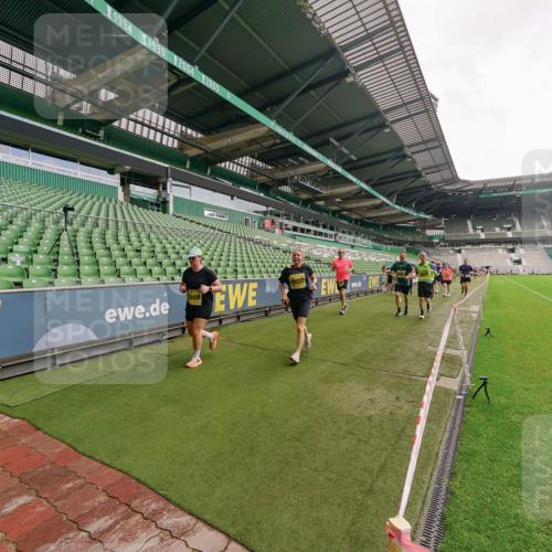 13.09.2026 - 21. swb-Marathon Bremen Michael Burmester http://msf.ph/oto/10298978 13.09.2026 10:35:19 Laufen im Stadion 10093, 10144, 10147, 10152, 10157, 10173, 10175, 10177, 10181, 10182, 10185, 10195, 10240, 10245, 10254, 10263, 10306, 10309, 10355, 10356, 10357, 10367, 10368, 10369, 10377, 10409, 10415, 10427, 10439, 10460, 10473, 10477, 10481, 10485, 10492, 10528, 10559, 10604, 10617, 10636, 10639, 10668, 10669, 10671, 10672, 10677, 10699, 10700, 10715, 10828, 10857, 10914, 10928, 11126, 11162, 11343, 11803, 11965, 10146, 10222 meine-sportfotos.de