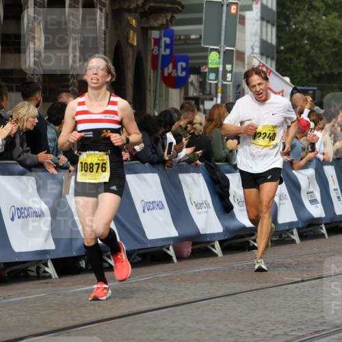 13.09.2026 - 21. swb-Marathon Bremen Strokosch-Dieckow http://msf.ph/oto/10298984 13.09.2026 10:50:13 Ziel 10452, 10508, 10593, 10709, 10966, 11005, 11007, 11035, 11183, 11415, 12380, 12510, 10170, 10233, 10525, 10840, 10923, 11178, 11497, 11499, 11622, 11680, 12045, 12078, 12269, 12447, 13562 meine-sportfotos.de