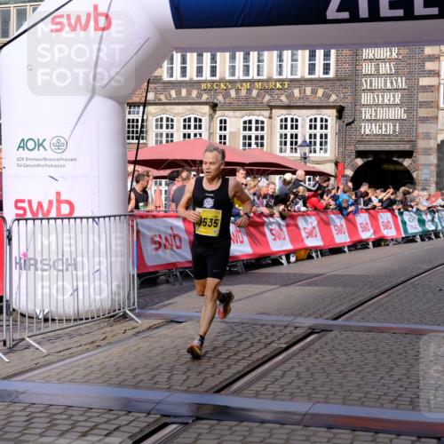 13.09.2026 - 21. swb-Marathon Bremen Tim E. http://msf.ph/oto/10299023 13.09.2026 10:38:04 Ziel 11083, 12538, 13535 meine-sportfotos.de