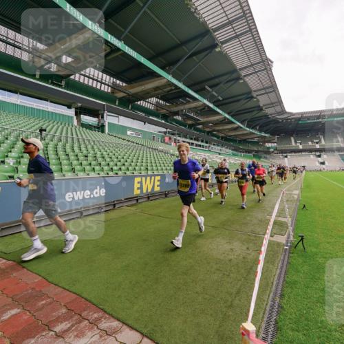 13.09.2026 - 21. swb-Marathon Bremen Michael Burmester http://msf.ph/oto/10299024 13.09.2026 10:35:33 Laufen im Stadion 10093, 10144, 10147, 10152, 10157, 10160, 10173, 10175, 10181, 10182, 10185, 10187, 10195, 10245, 10251, 10254, 10263, 10272, 10275, 10291, 10306, 10309, 10356, 10357, 10367, 10368, 10369, 10377, 10382, 10409, 10420, 10427, 10439, 10460, 10473, 10477, 10481, 10485, 10492, 10528, 10559, 10560, 10607, 10617, 10636, 10639, 10669, 10671, 10672, 10677, 10700, 10715, 10828, 10914, 10928, 11126, 11162, 11343, 11803, 11965, 10146, 10222 meine-sportfotos.de