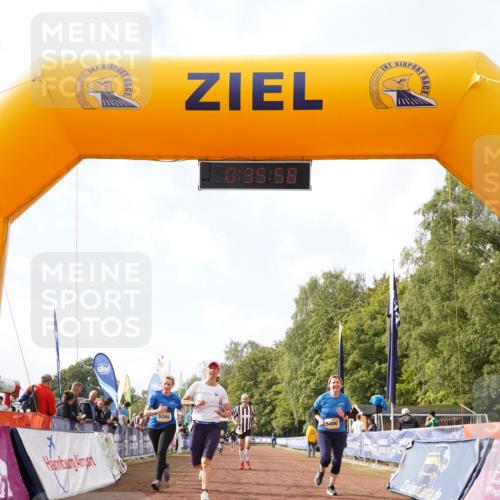13.09.2026 - Airport Race Dennis Weichert http://msf.ph/oto/10299026 13.09.2026 10:36:31 Ziel 5216, 5301, 5399, 5400, 5428, 5477 meine-sportfotos.de
