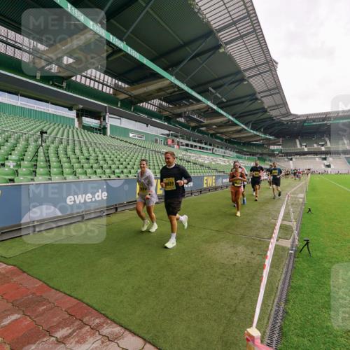 13.09.2026 - 21. swb-Marathon Bremen Michael Burmester http://msf.ph/oto/10299051 13.09.2026 10:35:40 Laufen im Stadion 10093, 10144, 10147, 10152, 10157, 10160, 10173, 10175, 10181, 10182, 10185, 10187, 10195, 10245, 10251, 10263, 10272, 10275, 10278, 10291, 10306, 10309, 10338, 10356, 10357, 10367, 10368, 10369, 10377, 10382, 10403, 10409, 10411, 10420, 10427, 10439, 10473, 10477, 10481, 10485, 10492, 10528, 10531, 10559, 10560, 10569, 10607, 10617, 10636, 10639, 10669, 10671, 10672, 10677, 10700, 10715, 10828, 10914, 10928, 11126, 11162, 11343, 11803, 11965, 10146, 10222 meine-sportfotos.de