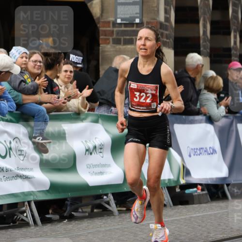 13.09.2026 - 21. swb-Marathon Bremen Strokosch-Dieckow http://msf.ph/oto/10299073 13.09.2026 12:45:29 Ziel 322, 814, 1187, 1544, 1840, 8285, 2032 meine-sportfotos.de