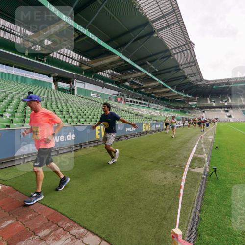 13.09.2026 - 21. swb-Marathon Bremen Michael Burmester http://msf.ph/oto/10299075 13.09.2026 10:35:45 Laufen im Stadion 10093, 10144, 10147, 10152, 10157, 10160, 10173, 10175, 10181, 10182, 10185, 10187, 10195, 10245, 10251, 10263, 10272, 10275, 10278, 10291, 10306, 10309, 10338, 10356, 10357, 10367, 10368, 10369, 10377, 10382, 10403, 10409, 10411, 10420, 10427, 10439, 10473, 10477, 10481, 10485, 10492, 10528, 10531, 10559, 10560, 10569, 10607, 10617, 10636, 10639, 10669, 10671, 10672, 10677, 10715, 10828, 10914, 10928, 11162, 11343, 11803, 11965, 10146, 10222 meine-sportfotos.de