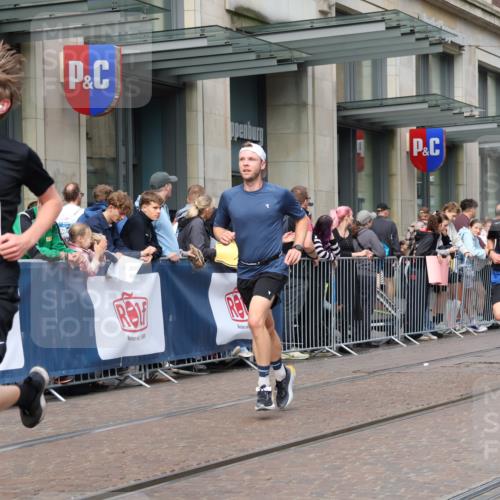 13.09.2026 - 21. swb-Marathon Bremen Strokosch-Dieckow http://msf.ph/oto/10299094 13.09.2026 10:46:33 Ziel 10289, 10445, 10504, 11060, 11199, 11212, 11344, 11608, 11661, 11783, 12364, 12375, 10228, 10590, 10897, 11110, 11155, 11287, 11356, 11706, 11926, 12035, 13511 meine-sportfotos.de