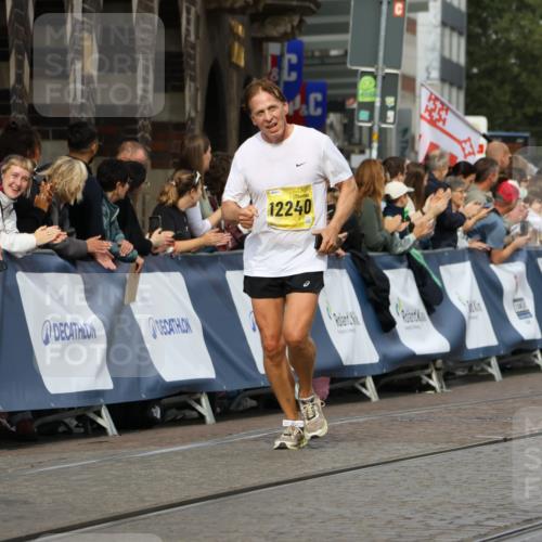 13.09.2026 - 21. swb-Marathon Bremen Strokosch-Dieckow http://msf.ph/oto/10299110 13.09.2026 10:50:14 Ziel 10452, 10508, 10593, 10709, 10966, 11005, 11007, 11035, 11183, 11415, 12380, 12510, 10170, 10233, 10525, 10840, 10923, 11178, 11497, 11499, 11622, 11680, 11742, 12045, 12078, 12269, 12447, 13562 meine-sportfotos.de