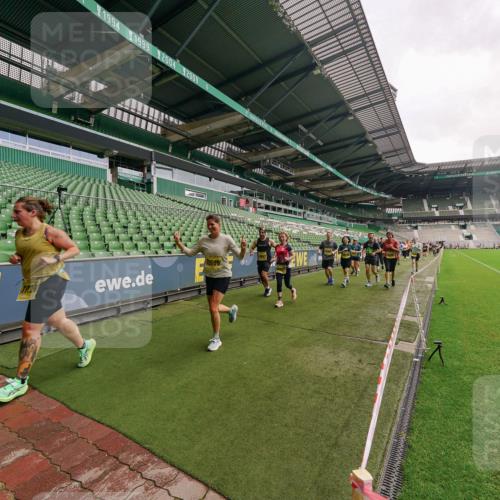 13.09.2026 - 21. swb-Marathon Bremen Michael Burmester http://msf.ph/oto/10299113 13.09.2026 10:35:59 Laufen im Stadion 10093, 10144, 10147, 10152, 10153, 10154, 10157, 10160, 10173, 10175, 10181, 10182, 10185, 10187, 10195, 10198, 10245, 10251, 10257, 10263, 10272, 10275, 10278, 10291, 10296, 10306, 10309, 10338, 10357, 10367, 10368, 10369, 10377, 10382, 10390, 10403, 10409, 10411, 10420, 10427, 10429, 10439, 10473, 10477, 10481, 10485, 10492, 10528, 10531, 10559, 10560, 10569, 10607, 10617, 10633, 10636, 10639, 10671, 10672, 10677, 10715, 10928, 11803, 11965, 10146, 10222 meine-sportfotos.de
