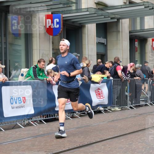 13.09.2026 - 21. swb-Marathon Bremen Strokosch-Dieckow http://msf.ph/oto/10299116 13.09.2026 10:46:34 Ziel 10289, 10445, 10504, 11060, 11199, 11212, 11344, 11608, 11661, 11783, 12364, 12375, 10228, 10590, 10897, 11110, 11155, 11287, 11356, 11706, 11926, 12035, 13511 meine-sportfotos.de