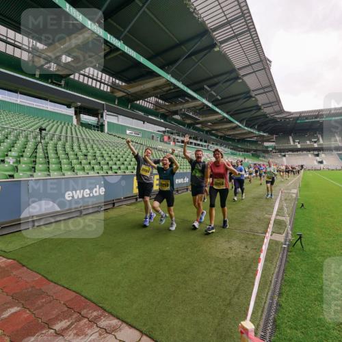 13.09.2026 - 21. swb-Marathon Bremen Michael Burmester http://msf.ph/oto/10299121 13.09.2026 10:36:01 Laufen im Stadion 10093, 10144, 10147, 10152, 10153, 10154, 10157, 10160, 10173, 10175, 10181, 10182, 10185, 10187, 10195, 10198, 10245, 10251, 10257, 10263, 10272, 10275, 10278, 10291, 10296, 10306, 10309, 10338, 10357, 10367, 10368, 10369, 10377, 10382, 10390, 10403, 10409, 10411, 10420, 10427, 10429, 10439, 10473, 10477, 10481, 10485, 10492, 10528, 10531, 10559, 10560, 10569, 10607, 10617, 10633, 10636, 10639, 10671, 10672, 10677, 10715, 10928, 11965, 10146, 10222 meine-sportfotos.de