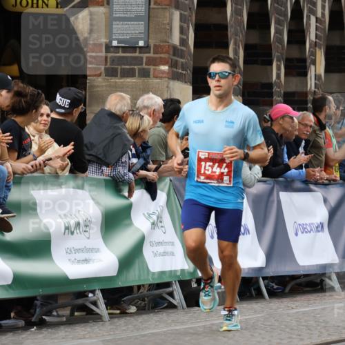 13.09.2026 - 21. swb-Marathon Bremen Strokosch-Dieckow http://msf.ph/oto/10299122 13.09.2026 12:45:34 Ziel 322, 1544, 2032 meine-sportfotos.de