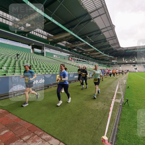 13.09.2026 - 21. swb-Marathon Bremen Michael Burmester http://msf.ph/oto/10299128 13.09.2026 10:36:03 Laufen im Stadion 10093, 10144, 10147, 10152, 10153, 10154, 10157, 10160, 10173, 10175, 10181, 10182, 10185, 10187, 10195, 10198, 10245, 10251, 10257, 10263, 10272, 10275, 10278, 10291, 10296, 10306, 10309, 10338, 10357, 10367, 10368, 10369, 10377, 10382, 10390, 10403, 10409, 10411, 10420, 10427, 10429, 10439, 10473, 10477, 10481, 10485, 10492, 10497, 10528, 10531, 10559, 10560, 10569, 10607, 10613, 10617, 10633, 10636, 10647, 10648, 10671, 10672, 10677, 10715, 10928 meine-sportfotos.de