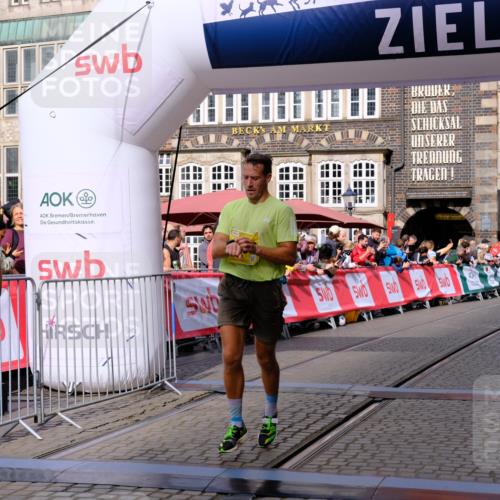 13.09.2026 - 21. swb-Marathon Bremen Tim E. http://msf.ph/oto/10299140 13.09.2026 10:38:12 Ziel 11083, 12538, 13535 meine-sportfotos.de