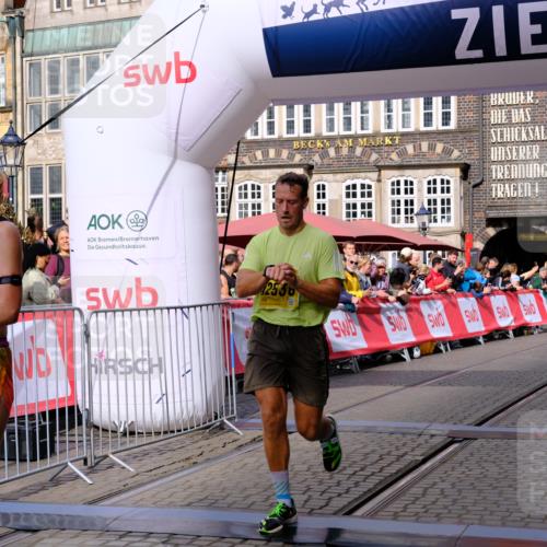 13.09.2026 - 21. swb-Marathon Bremen Tim E. http://msf.ph/oto/10299145 13.09.2026 10:38:13 Ziel 11083, 12538, 13535 meine-sportfotos.de
