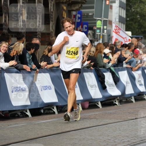 13.09.2026 - 21. swb-Marathon Bremen Strokosch-Dieckow http://msf.ph/oto/10299149 13.09.2026 10:50:14 Ziel 10452, 10508, 10593, 10709, 10966, 11005, 11007, 11035, 11183, 11415, 12380, 12510, 10170, 10233, 10525, 10840, 10923, 11178, 11497, 11499, 11622, 11680, 11742, 12045, 12078, 12269, 12447, 13562 meine-sportfotos.de