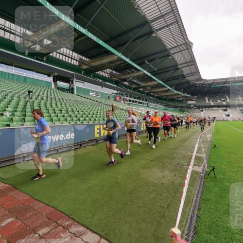 13.09.2026 - 21. swb-Marathon Bremen Michael Burmester http://msf.ph/oto/10299150 13.09.2026 10:36:07 Laufen im Stadion 10092, 10093, 10144, 10152, 10153, 10154, 10157, 10160, 10173, 10175, 10181, 10182, 10185, 10187, 10195, 10198, 10237, 10245, 10251, 10257, 10263, 10272, 10275, 10278, 10291, 10296, 10306, 10309, 10338, 10357, 10377, 10382, 10390, 10403, 10409, 10411, 10420, 10427, 10429, 10439, 10473, 10477, 10481, 10485, 10492, 10497, 10500, 10528, 10531, 10559, 10560, 10569, 10607, 10613, 10617, 10633, 10636, 10647, 10648, 10671, 10672, 10677, 10715, 10928 meine-sportfotos.de