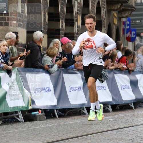 13.09.2026 - 21. swb-Marathon Bremen Strokosch-Dieckow http://msf.ph/oto/10299152 13.09.2026 12:46:02 Ziel 2032, 103, 1352, 8044 meine-sportfotos.de