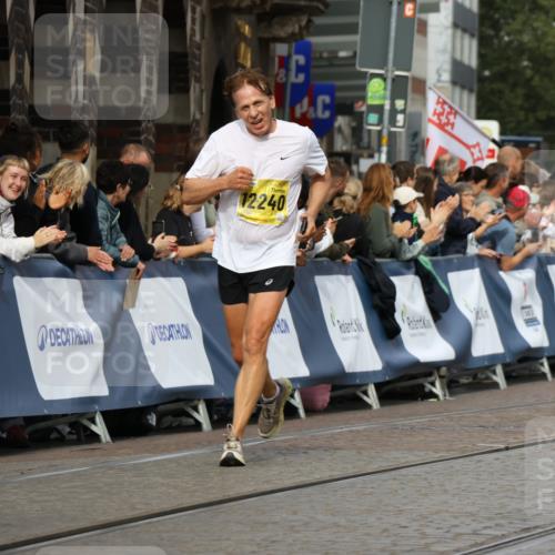 13.09.2026 - 21. swb-Marathon Bremen Strokosch-Dieckow http://msf.ph/oto/10299161 13.09.2026 10:50:14 Ziel 10452, 10508, 10593, 10709, 10966, 11005, 11007, 11035, 11183, 11415, 12380, 12510, 10170, 10233, 10525, 10840, 10923, 11178, 11497, 11499, 11622, 11680, 11742, 12045, 12078, 12269, 12447, 13562 meine-sportfotos.de
