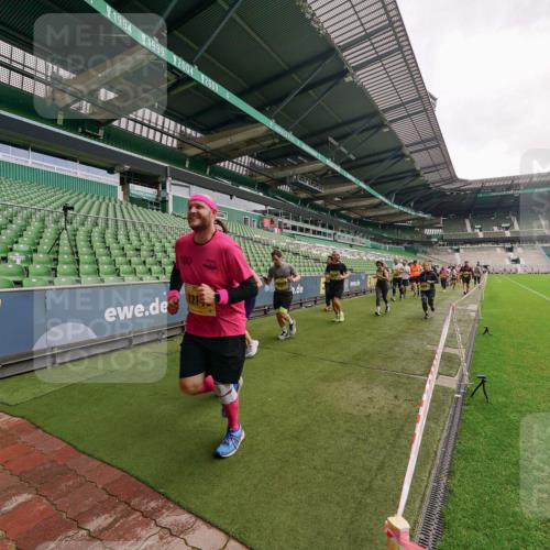 13.09.2026 - 21. swb-Marathon Bremen Michael Burmester http://msf.ph/oto/10299170 13.09.2026 10:36:10 Laufen im Stadion 10092, 10093, 10144, 10152, 10153, 10154, 10157, 10160, 10173, 10175, 10181, 10182, 10185, 10187, 10195, 10198, 10237, 10245, 10251, 10257, 10263, 10272, 10275, 10278, 10291, 10296, 10306, 10309, 10331, 10332, 10338, 10357, 10377, 10382, 10390, 10403, 10409, 10411, 10420, 10427, 10429, 10439, 10473, 10477, 10481, 10492, 10497, 10500, 10528, 10531, 10559, 10560, 10569, 10607, 10613, 10617, 10633, 10636, 10647, 10648, 10671, 10672, 10677, 10715 meine-sportfotos.de