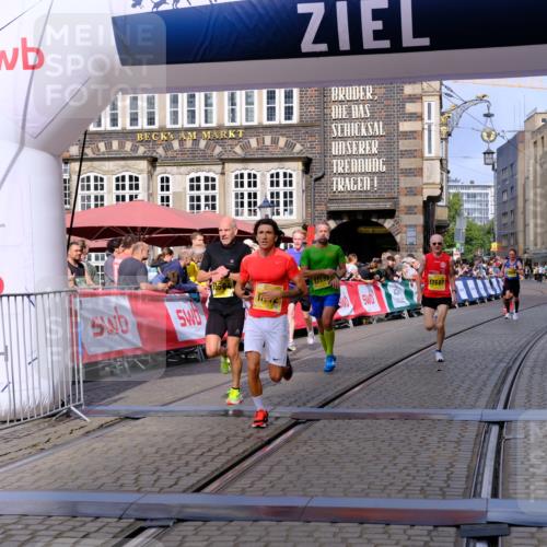 13.09.2026 - 21. swb-Marathon Bremen Tim E. http://msf.ph/oto/10299171 13.09.2026 10:38:22 Ziel 10302, 11083, 11142, 12538, 13551, 13559, 13584, 13587, 13636 meine-sportfotos.de
