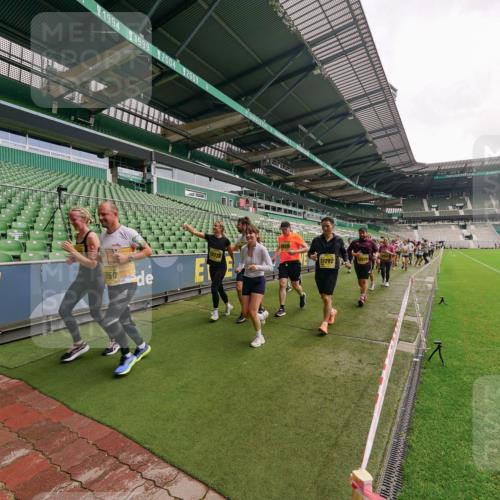 13.09.2026 - 21. swb-Marathon Bremen Michael Burmester http://msf.ph/oto/10299185 13.09.2026 10:36:15 Laufen im Stadion 10092, 10093, 10144, 10152, 10153, 10154, 10157, 10160, 10173, 10175, 10181, 10182, 10185, 10186, 10187, 10195, 10198, 10237, 10245, 10251, 10257, 10263, 10272, 10275, 10278, 10291, 10296, 10306, 10309, 10331, 10332, 10338, 10357, 10377, 10382, 10390, 10403, 10409, 10411, 10420, 10427, 10429, 10439, 10473, 10477, 10481, 10492, 10497, 10500, 10528, 10531, 10560, 10569, 10607, 10613, 10617, 10633, 10636, 10647, 10648, 10659, 10671, 10672, 10677, 10715 meine-sportfotos.de