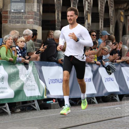 13.09.2026 - 21. swb-Marathon Bremen Strokosch-Dieckow http://msf.ph/oto/10299189 13.09.2026 12:46:02 Ziel 2032, 103, 1352, 8044 meine-sportfotos.de