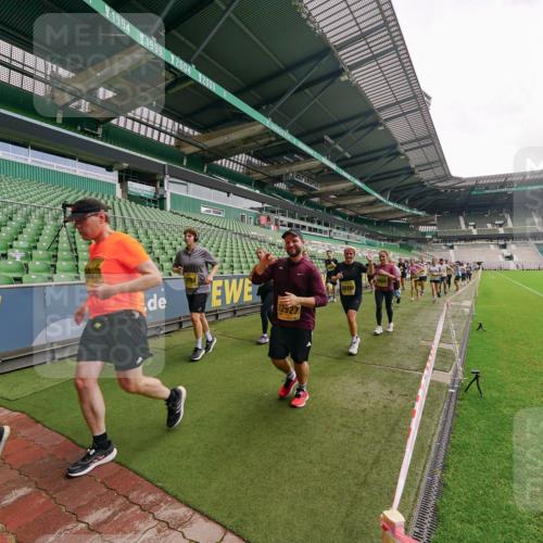 13.09.2026 - 21. swb-Marathon Bremen Michael Burmester http://msf.ph/oto/10299195 13.09.2026 10:36:16 Laufen im Stadion 10092, 10093, 10144, 10152, 10153, 10154, 10157, 10160, 10173, 10175, 10181, 10182, 10185, 10186, 10187, 10195, 10198, 10237, 10245, 10251, 10257, 10263, 10272, 10275, 10278, 10291, 10296, 10306, 10309, 10327, 10331, 10332, 10338, 10357, 10377, 10382, 10390, 10403, 10409, 10411, 10420, 10427, 10429, 10439, 10473, 10477, 10481, 10492, 10497, 10500, 10528, 10531, 10560, 10569, 10607, 10613, 10617, 10633, 10636, 10647, 10648, 10659, 10671, 10672, 10677, 10715 meine-sportfotos.de