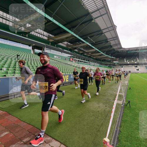 13.09.2026 - 21. swb-Marathon Bremen Michael Burmester http://msf.ph/oto/10299201 13.09.2026 10:36:17 Laufen im Stadion 10092, 10093, 10144, 10152, 10153, 10154, 10157, 10160, 10173, 10175, 10181, 10182, 10185, 10186, 10187, 10195, 10198, 10237, 10245, 10251, 10257, 10263, 10272, 10275, 10278, 10291, 10296, 10306, 10309, 10327, 10331, 10332, 10338, 10357, 10377, 10382, 10390, 10403, 10409, 10411, 10420, 10427, 10429, 10439, 10473, 10477, 10481, 10492, 10497, 10500, 10528, 10531, 10560, 10569, 10607, 10613, 10617, 10633, 10636, 10647, 10648, 10659, 10671, 10672, 10677, 10715 meine-sportfotos.de