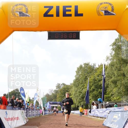 13.09.2026 - Airport Race Dennis Weichert http://msf.ph/oto/10299212 13.09.2026 10:36:42 Ziel 5110, 5138, 5301, 5319 meine-sportfotos.de