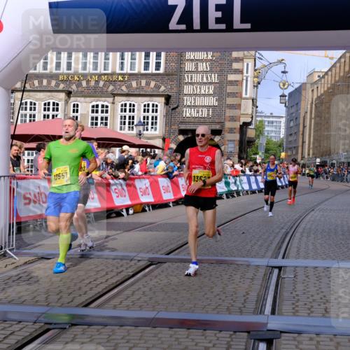 13.09.2026 - 21. swb-Marathon Bremen Tim E. http://msf.ph/oto/10299226 13.09.2026 10:38:23 Ziel 10302, 11142, 12538, 13551, 13559, 13584, 13587, 13636 meine-sportfotos.de