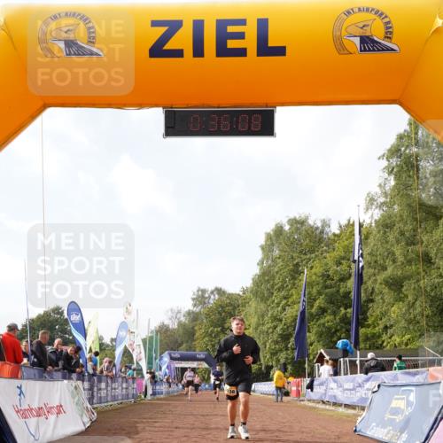 13.09.2026 - Airport Race Dennis Weichert http://msf.ph/oto/10299233 13.09.2026 10:36:42 Ziel 5110, 5138, 5301, 5319 meine-sportfotos.de